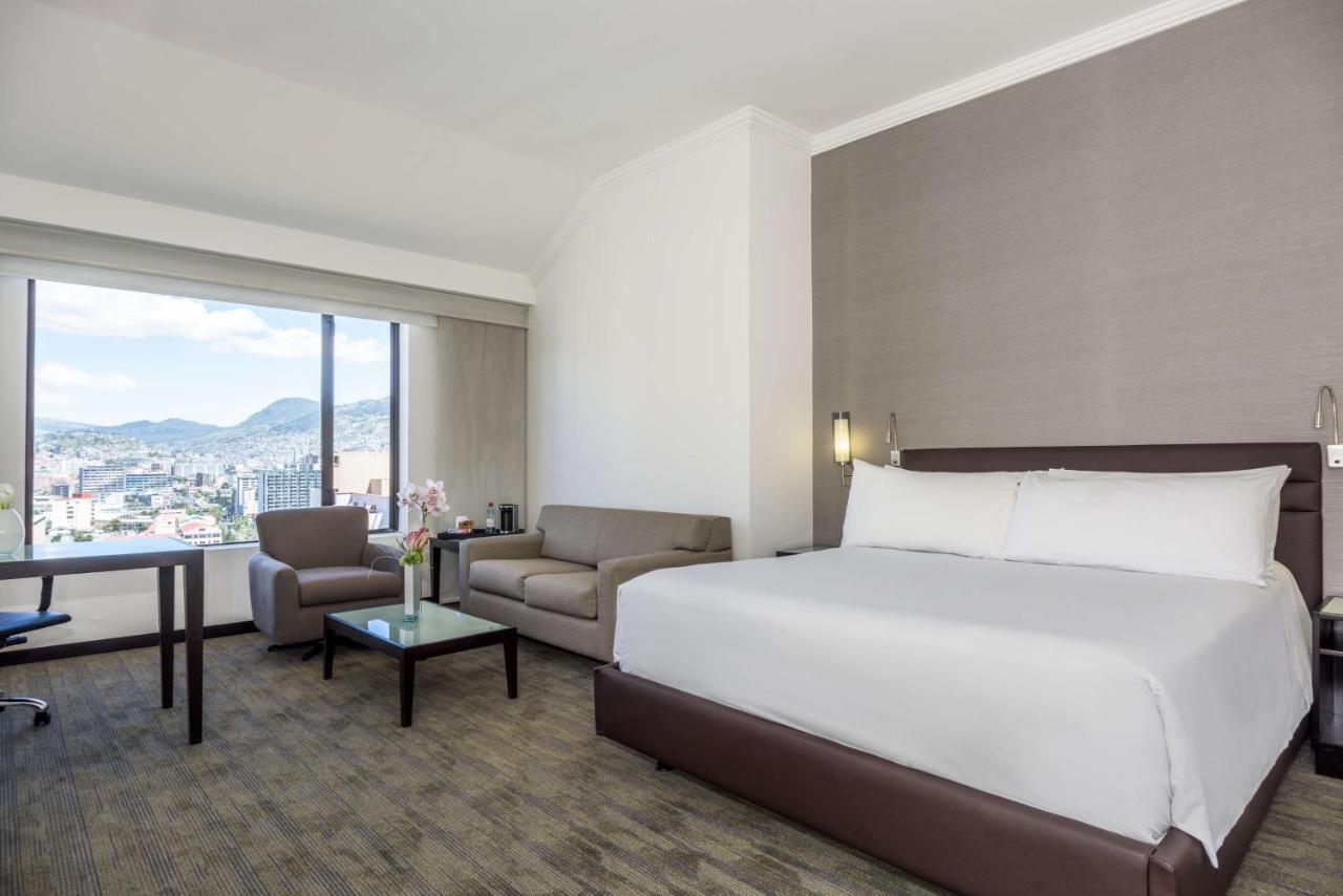 Nh Collection Quito Royal Hotel Exterior foto